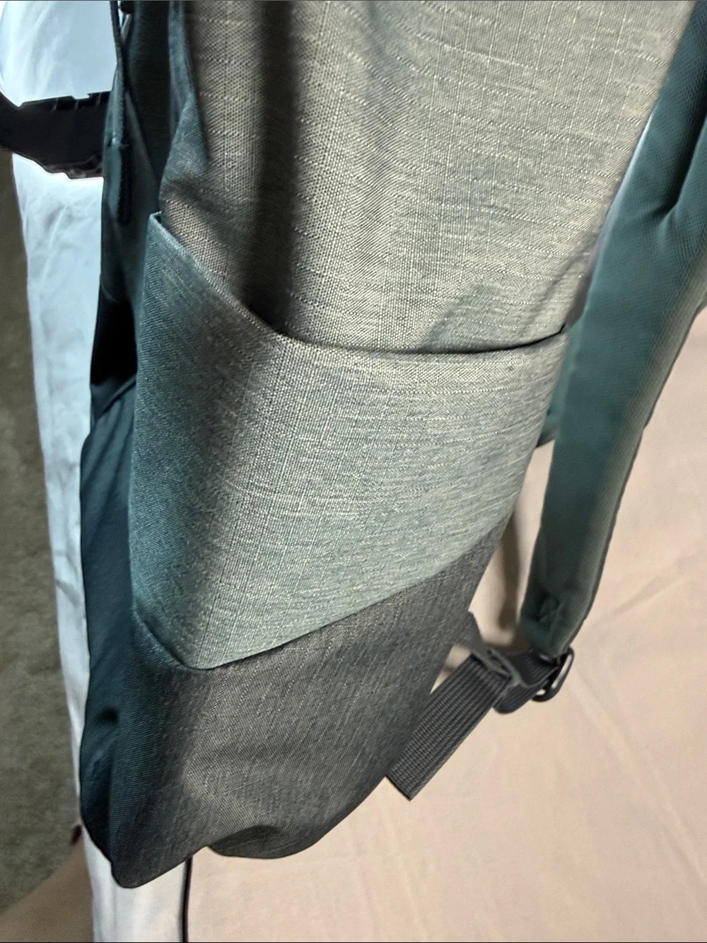 Thule Men's Sage Green and Dark Gray Two-Tone Backpack